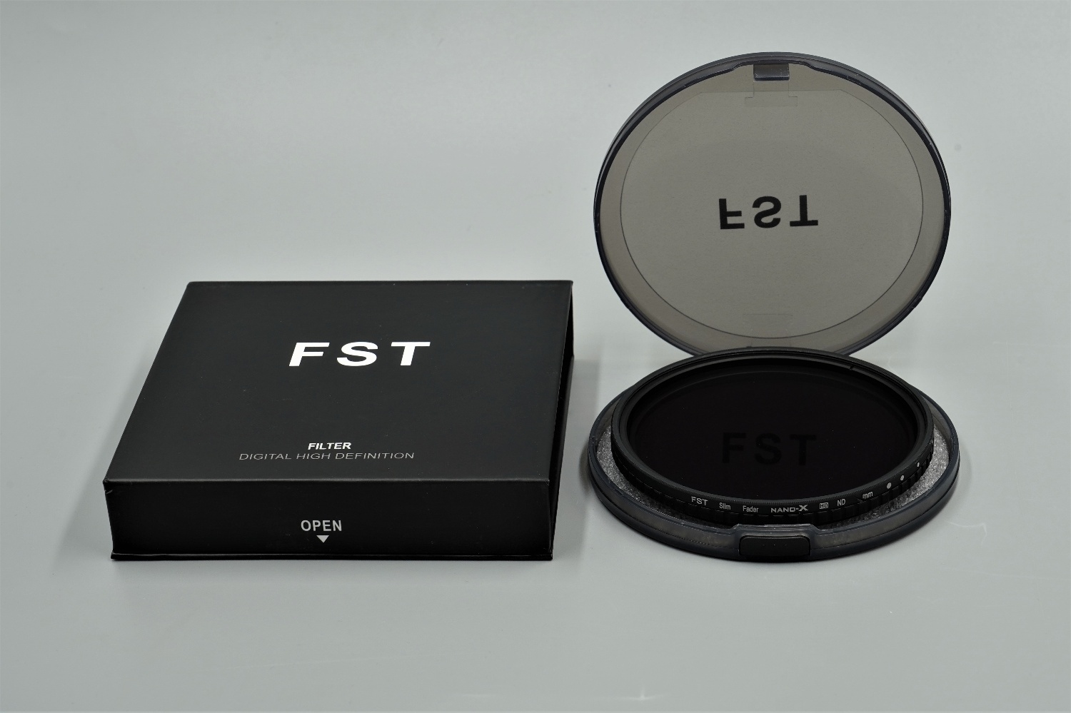 Нейтральный фильтр переменной плотности FST 77mm Nano-X Vari-ND 8-128